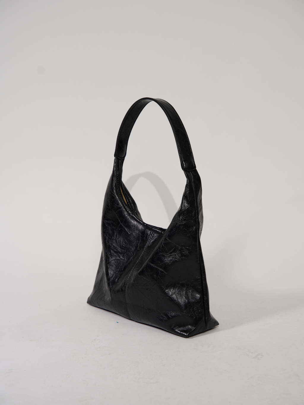 Vintage-Inspired Distressed Leather Tote Bag