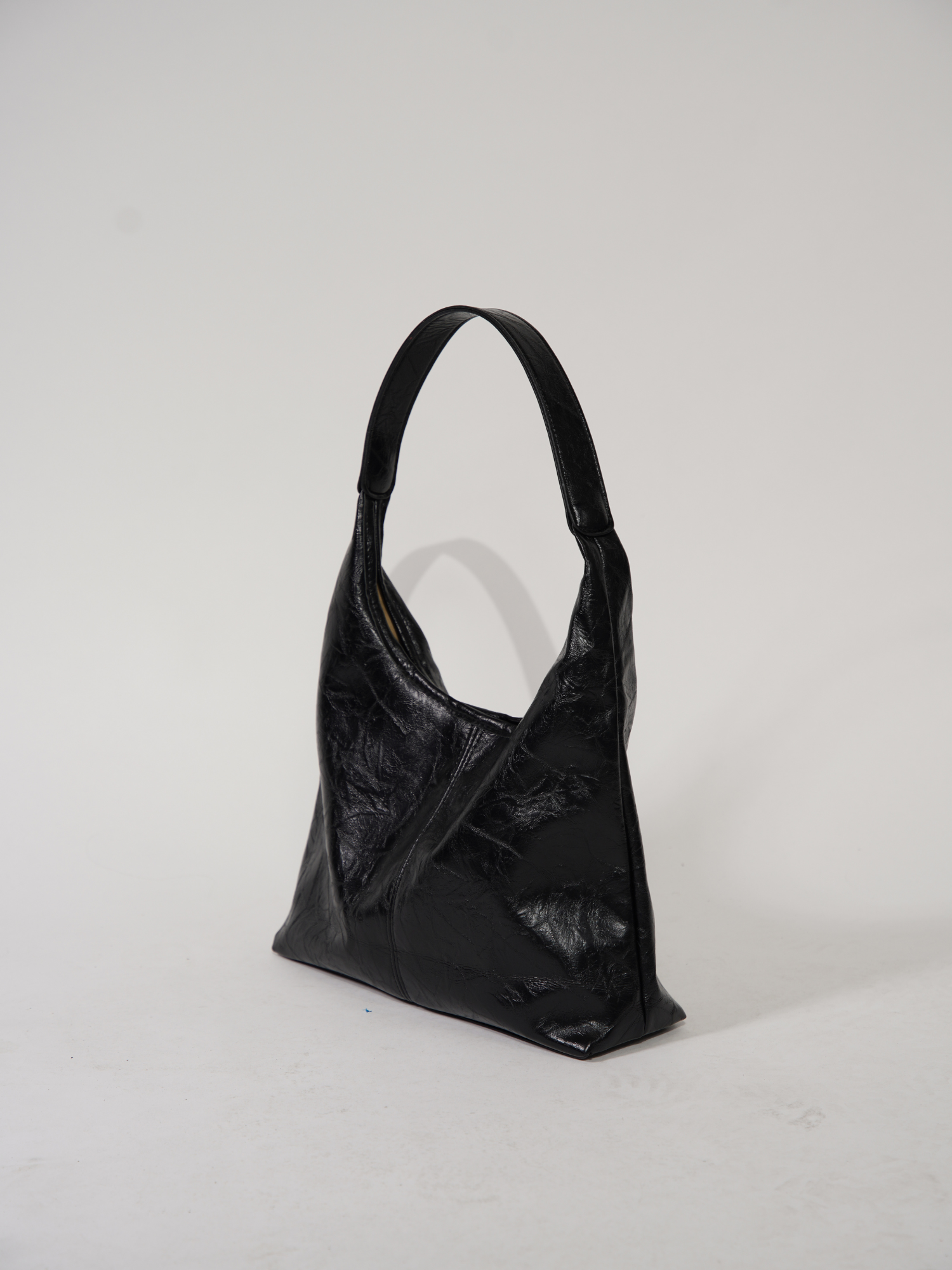 Vintage-Inspired Distressed Leather Tote Bag